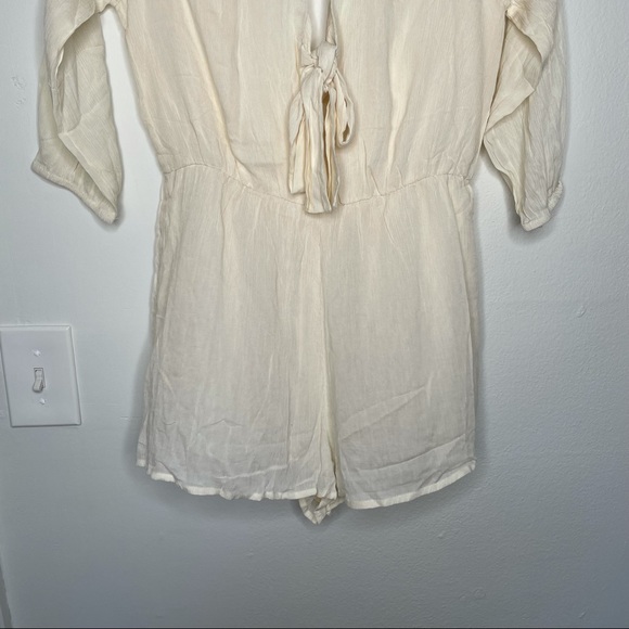 Dance & Marvel Romper Cold Shoulder High Neck Cream Shorts Size M - Picture 4 of 13